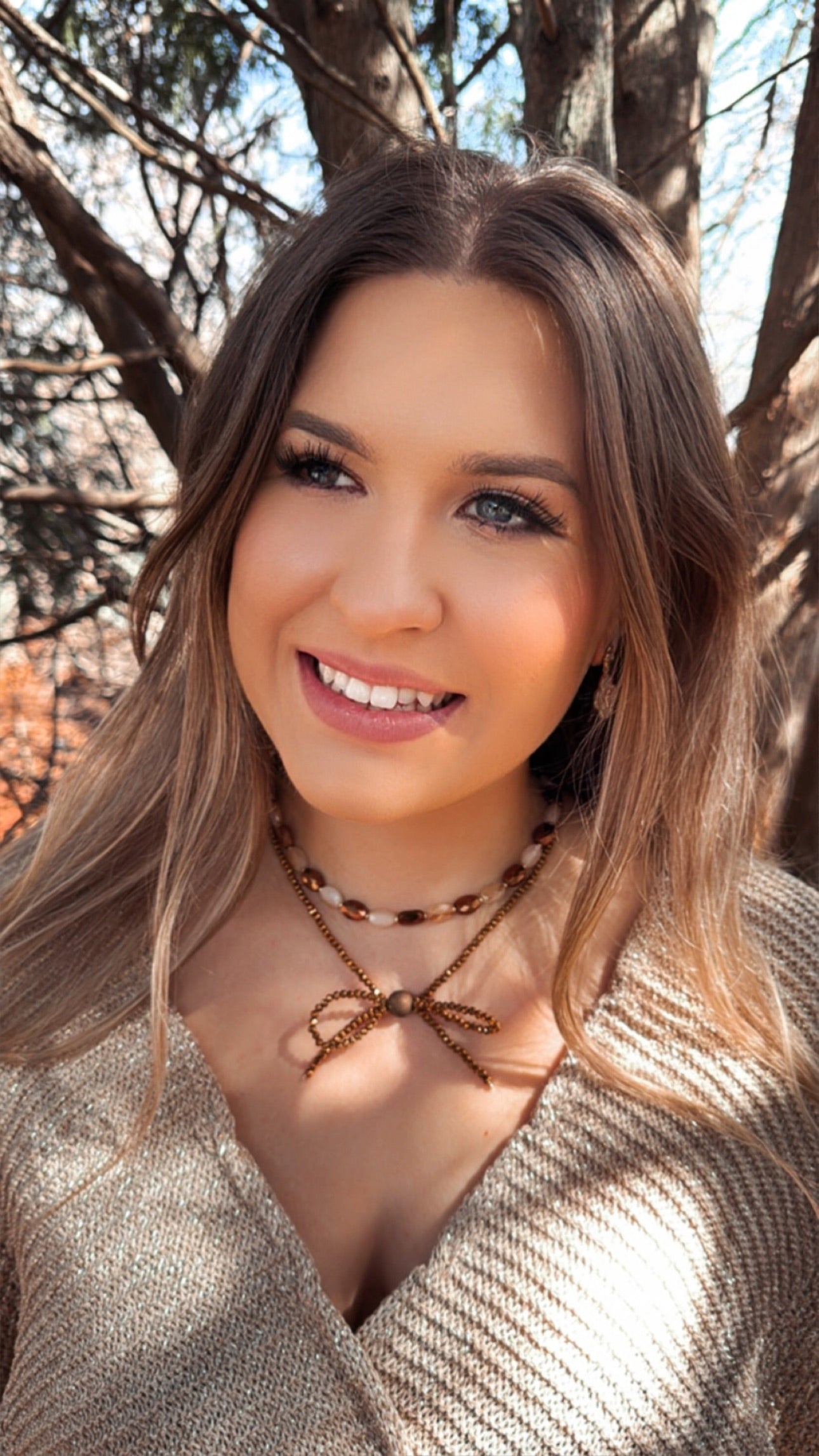 Luminous Gold Glass Crystals Bow Necklace