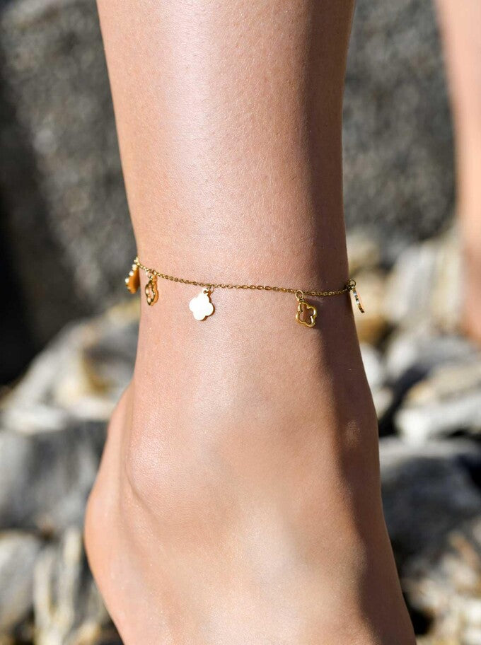 14k Gold Plated Anklet with Open and Flat Gold Clovers