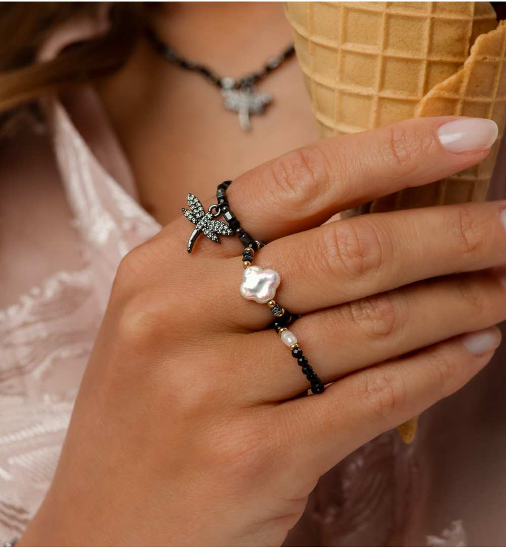 Hematite & Tourmaline Stones Elastic Ring with Pearl Clover 0520