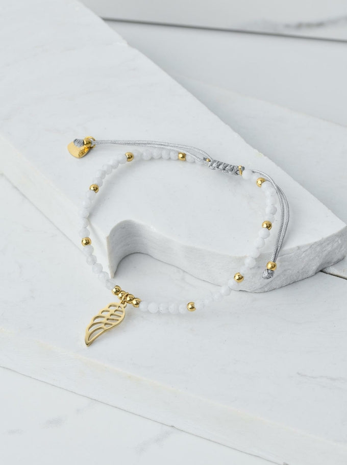 Adjustable White Beads Bracelet with Gold Plated Angel Wing