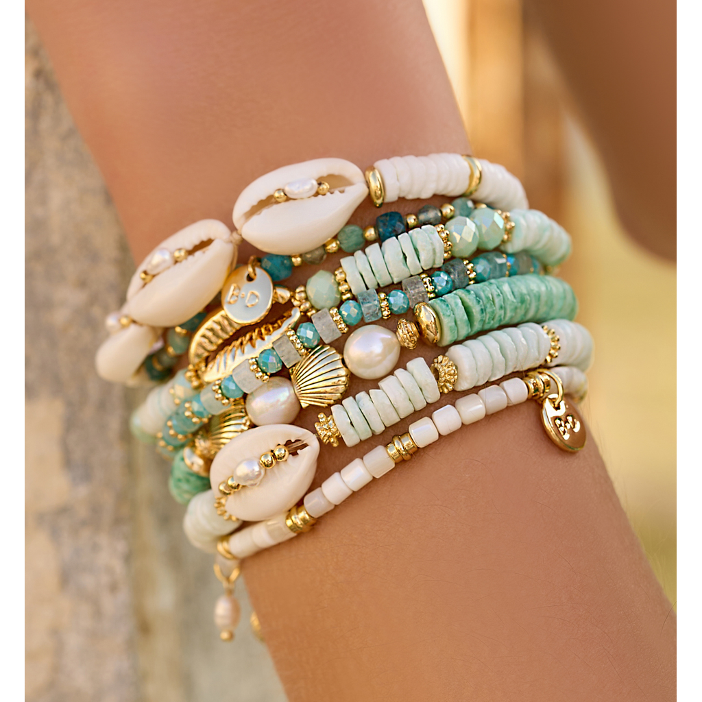 White Bracelet with Pearls and Shells Ocean