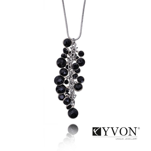 Silver Glamour Necklace made of Faceted Glass