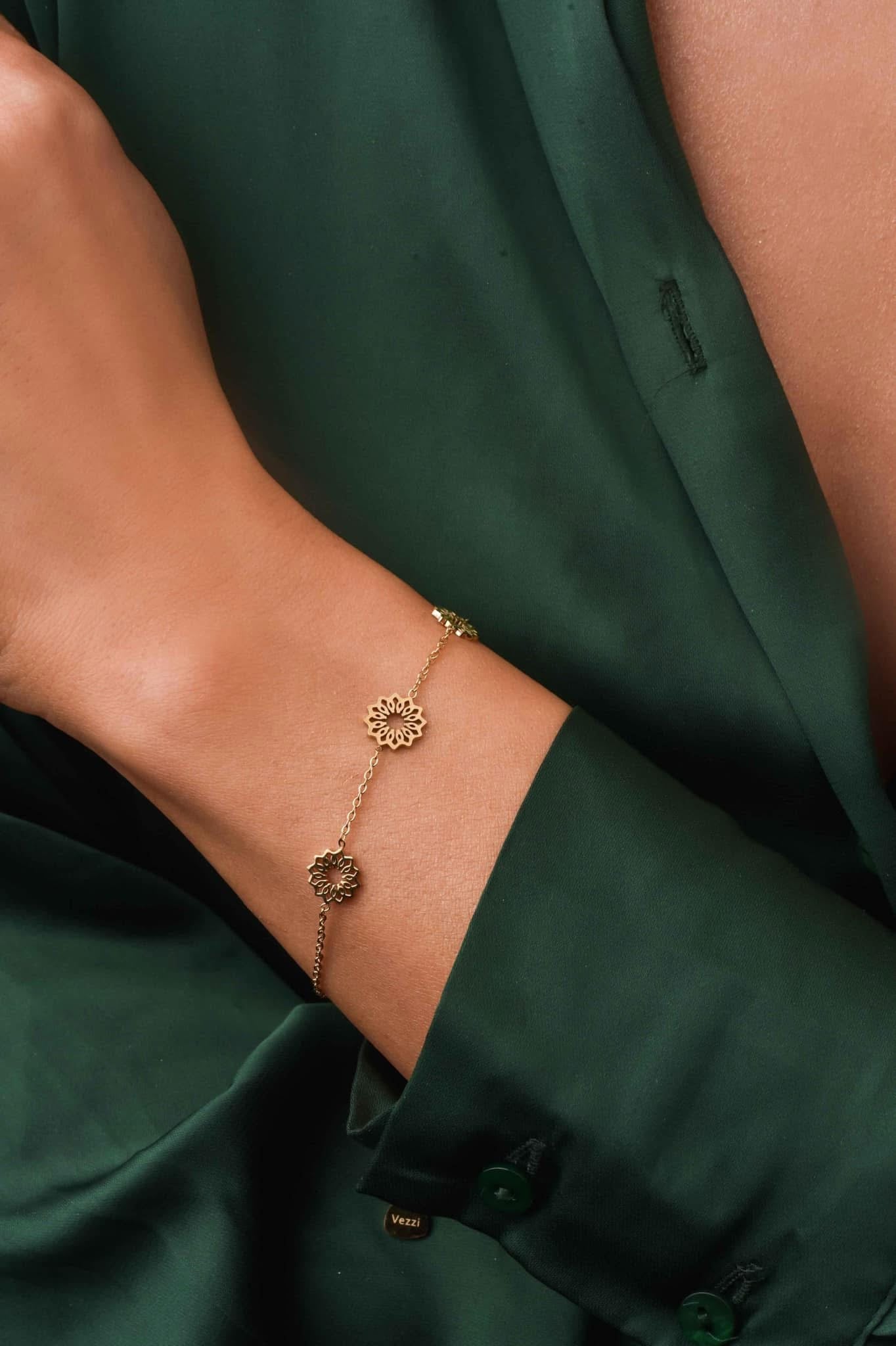 14k Gold Plated Rosetta Bracelet (cl)