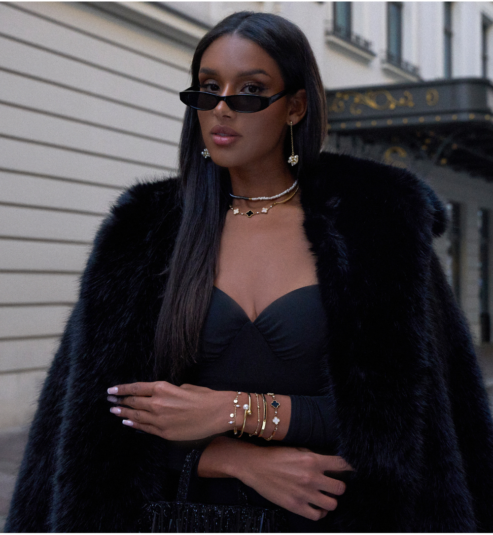 Gold Plated Necklace with Black and White Clovers 0311