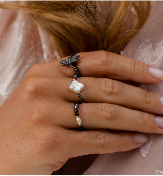 Hematite & Tourmaline Stones Elastic Ring with Pearl Clover 0520