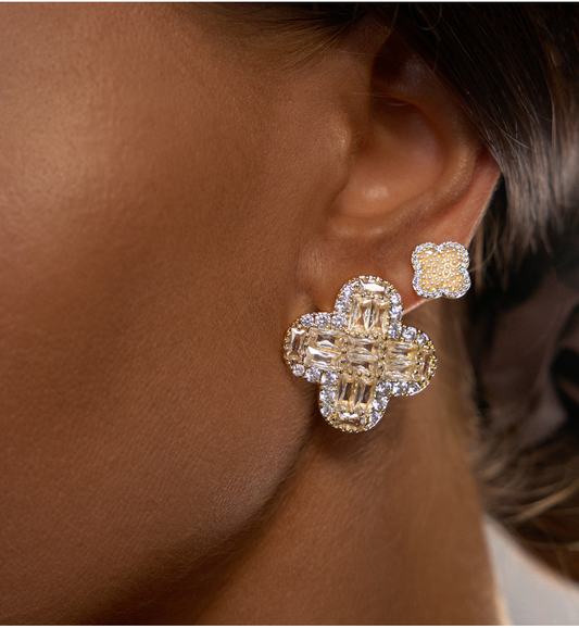 Shining Fall Pearl and Crystals Clover Studs