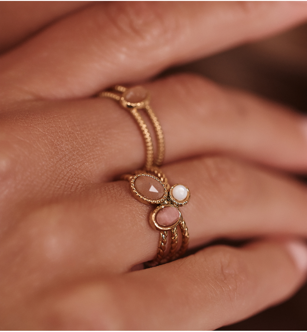 Gold Plated Adjustable Ring with Sun Stone and Seashell 0084