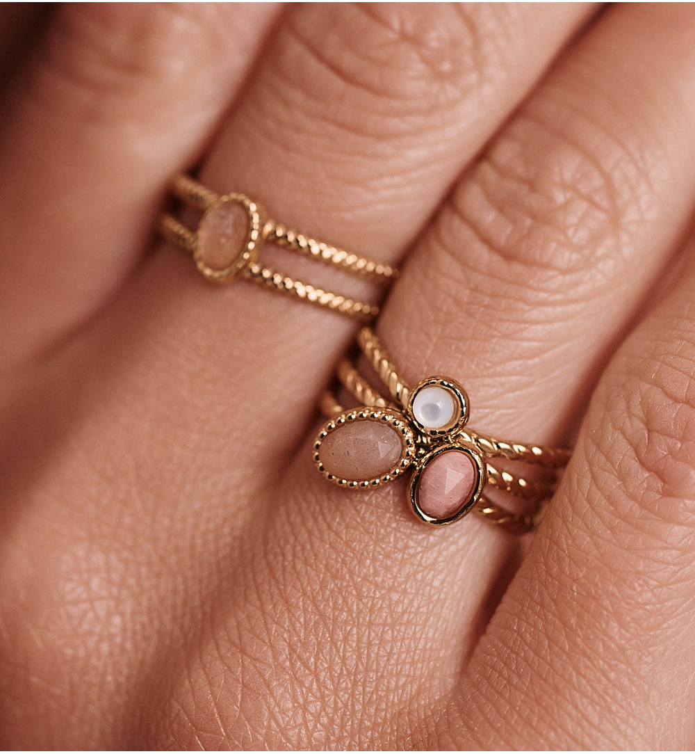 Gold Plated Adjustable Ring with Sun Stone and Seashell 0084