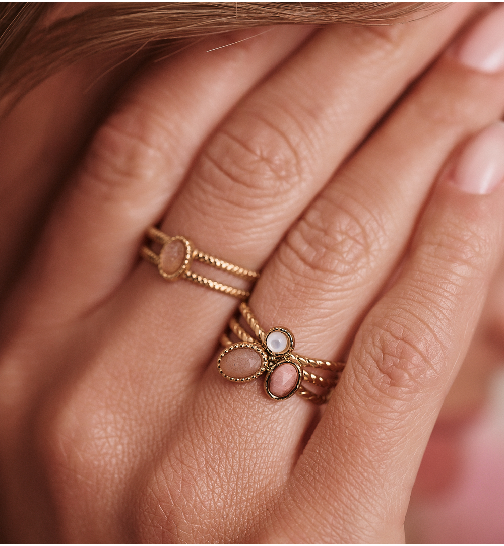 Gold Plated Adjustable Ring with Sun Stone and Seashell 0084