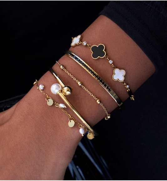 Gold Plated Black and White Clovers Bracelet 0121