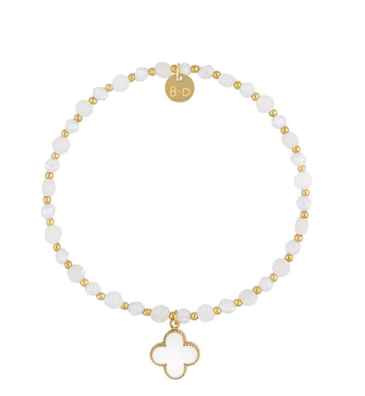 White and Clear Stones Bracelet with White Enamel Clover Pequeno