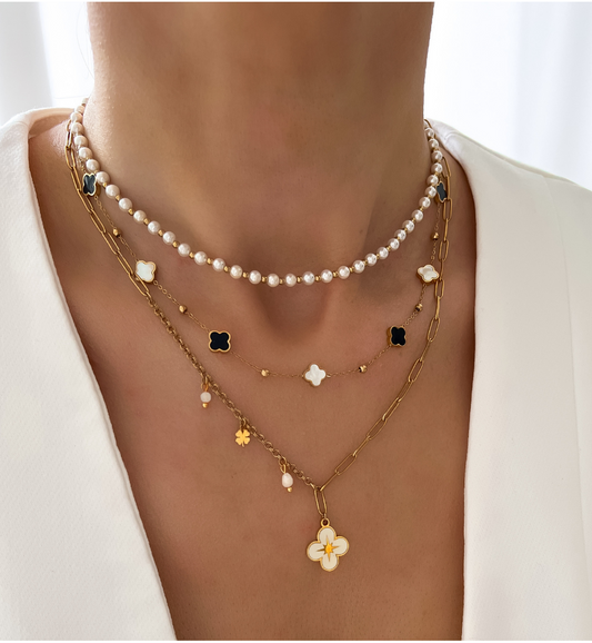 Gold Plated Paperclip Chain Necklace with White Clover Magia di Trifoglio