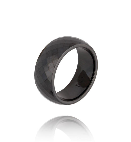 Black Ceramic Ring (size 7)